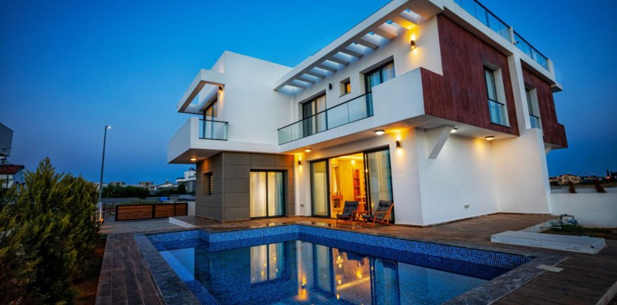 3+1 Villa  in Yeni Bogazici, Famagusta, Northern Cyprus No. 194107