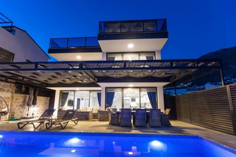 5+1 Villa  in Kalkan, Antalya, Türkei Nr. 189651 - 3