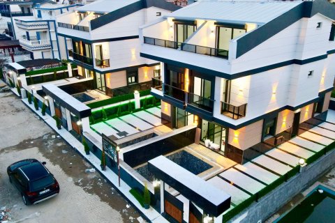 Продажа виллы  в Измире, Турция 4+1, 240м2, №112876 – фото 14