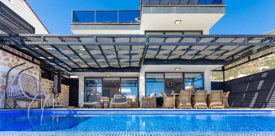 5+1 Villa  in Kalkan, Antalya, Türkei Nr. 189651