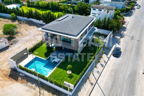 Продажа виллы  в Белеке, Анталье, Турция 5 комн., 630м2, №191838 – фото 3