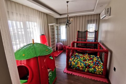 آپارتمان در  Kestel ، ترکیه 230 متر مربع.  شماره 209609 - 15