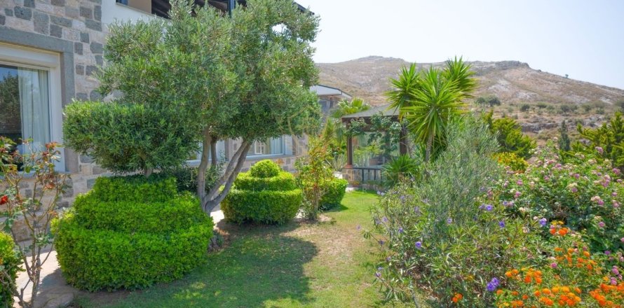 4+1 Villa  in Gumusluk, Mugla, Türkei Nr. 193294