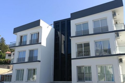 Продажа квартиры  в Гирне, Северный Кипр 2+1, 80м2, №190990 – фото 1