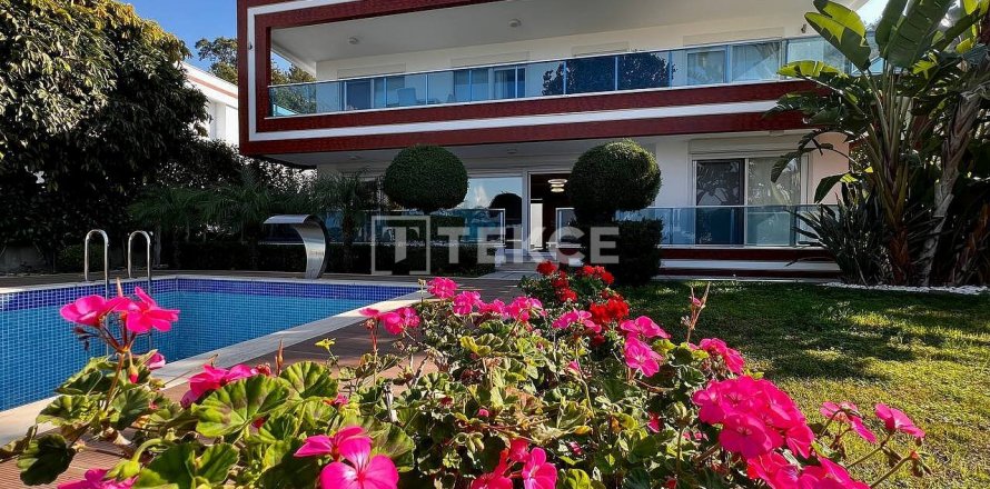 ویلا در  Alanya ، ترکیه 4 خوابه ، 350 متر مربع.  شماره 192866