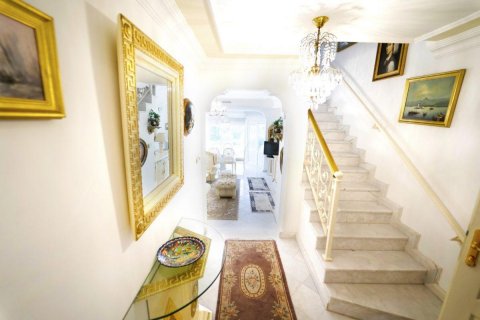 Продажа виллы  в Аланье, Анталье, Турция 7 комн., 200м2, №209460 – фото 8