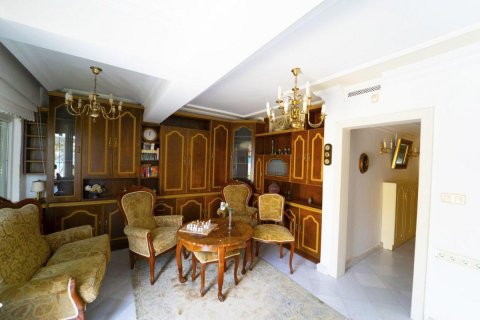 Продажа виллы  в Аланье, Анталье, Турция 7 комн., 200м2, №209460 – фото 10