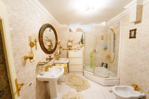 Продажа виллы  в Аланье, Анталье, Турция 7 комн., 200м2, №209460 – фото 17