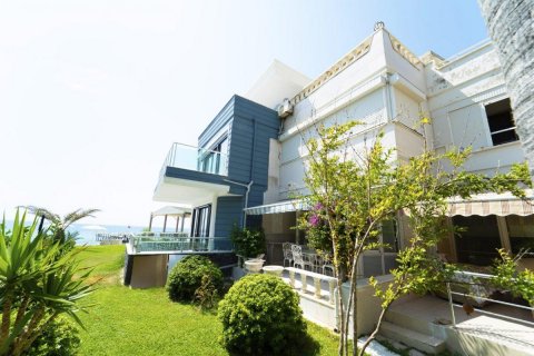 Продажа виллы  в Аланье, Анталье, Турция 7 комн., 200м2, №209460 – фото 1