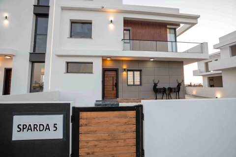 Продажа виллы  в Фамагусте, Северный Кипр 4 комн., 204м2, №211181 – фото 29