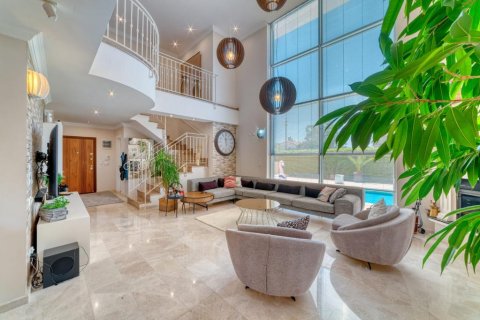 Продажа виллы  в Авсалларе, Анталье, Турция 4 комн., 220м2, №193338 – фото 2