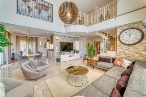 Продажа виллы  в Авсалларе, Анталье, Турция 4 комн., 220м2, №193338 – фото 4