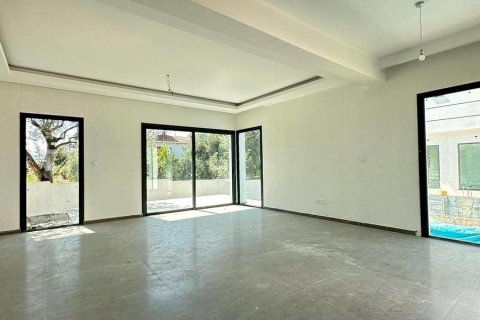 Продажа виллы в Гирне, Северный Кипр 3 комн., 198м2, №190986 – фото 3