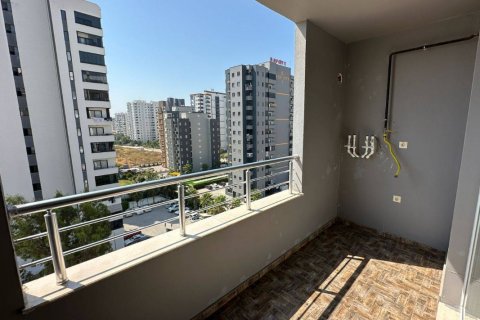 Продажа квартиры в Мерсине, Турция 2+1, 75м2, №206625 – фото 3