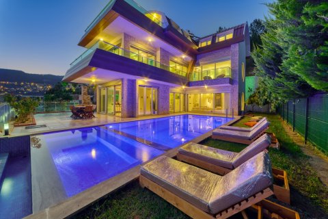 Продажа квартиры  в Аланье, Анталье, Турция 6 комн., 300м2, №192274 – фото 1