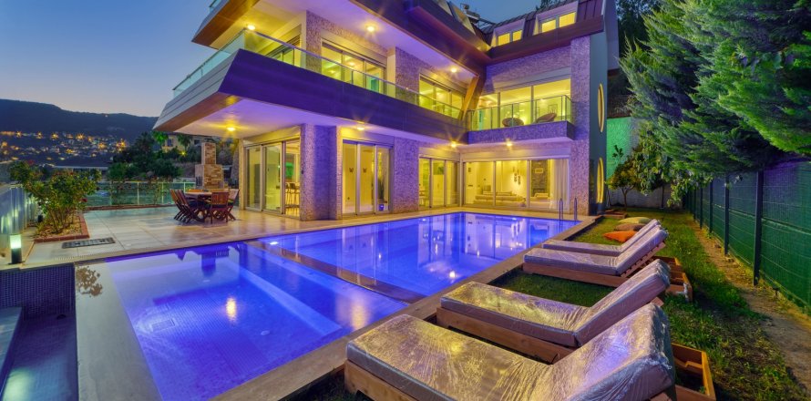 Квартира  6-х ком. в Аланье, Анталья, Турция №192274