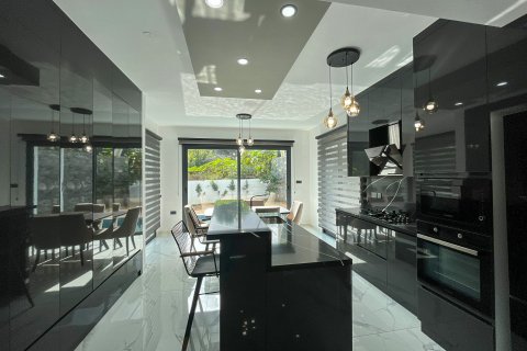 ویلا در  Girne ، ترکیه 230 متر مربع.  شماره 210902 - 22