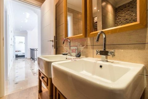 4+1 Villa  in Girne,  Nr. 192808 - 18