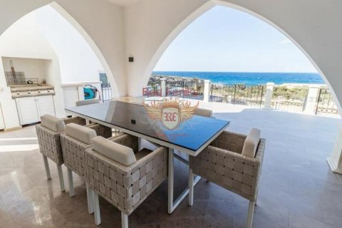 4+1 Villa  in Girne,  Nr. 192808 - 2