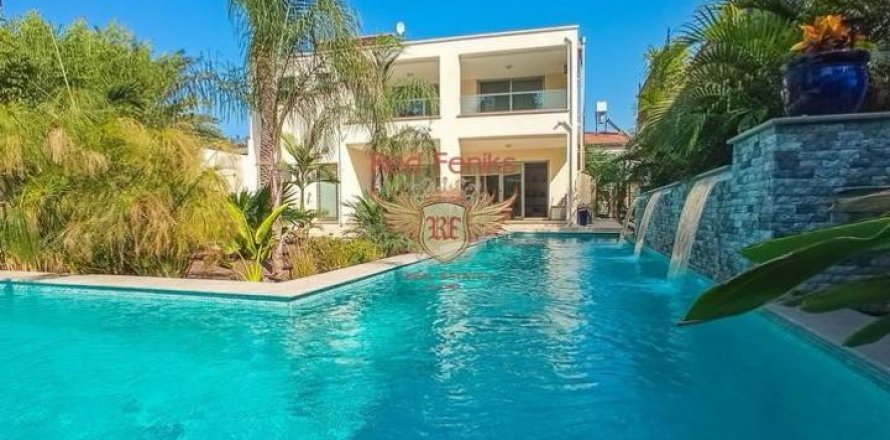 4+1 Villa  in Girne, Northern Cyprus No. 192807