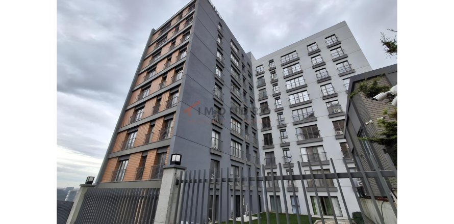 2+1 Apartment in Kâğıthane, Istanbul, Turkey No. 151597