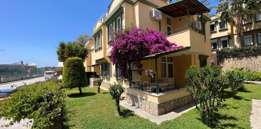 Квартира  3-х ком. в Аланье, Анталья, Турция №208275