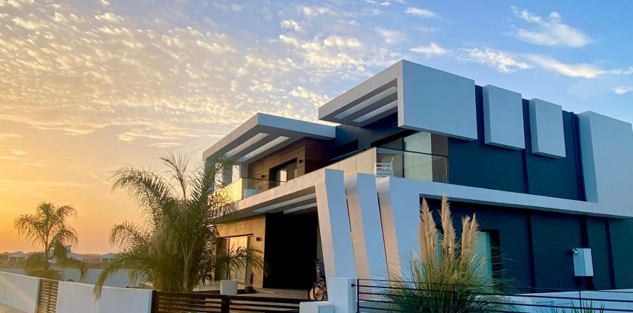 Villa  in Famagusta, Northern Cyprus No. 211023