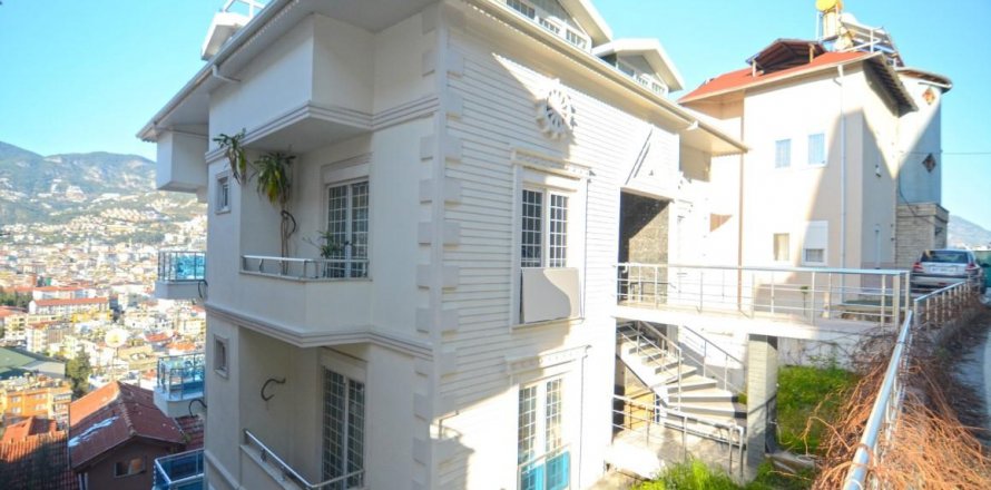 Вилла  5-х ком. в Аланье, Анталья, Турция №209843