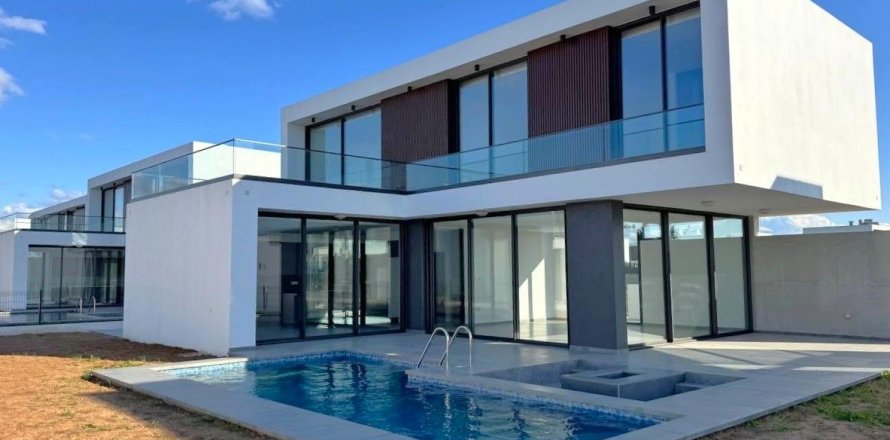 ویلا در فاماگوستا ، ترکیه 253 متر مربع. شماره 211041