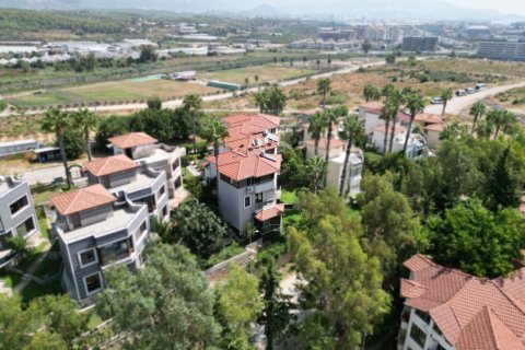 Продажа виллы  в Тюрклере, Аланье, Анталье, Турция 6 комн., 250м2, №206988 – фото 20