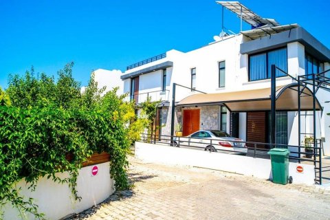 Продажа виллы  в Гирне, Северный Кипр 3+1, 213м2, №191015 – фото 7