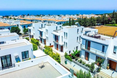 Продажа виллы  в Гирне, Северный Кипр 3+1, 213м2, №191015 – фото 1