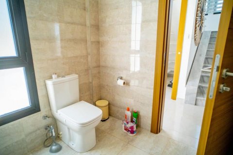 Продажа виллы  в Гирне, Северный Кипр 3+1, 213м2, №191015 – фото 18