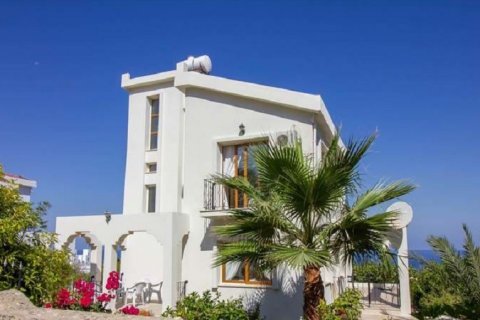 Продажа виллы  в Гирне, Северный Кипр 3+1, 130м2, №190992 – фото 1