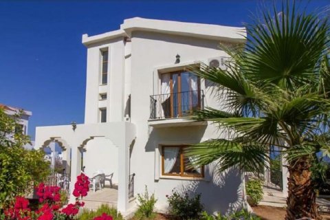 Продажа виллы  в Гирне, Северный Кипр 3+1, 130м2, №190992 – фото 2