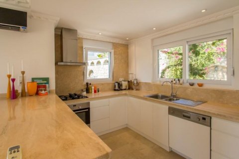 Продажа виллы  в Аланье, Анталье, Турция 5 комн., 250м2, №209943 – фото 14