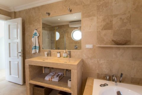 Продажа виллы  в Аланье, Анталье, Турция 5 комн., 250м2, №209943 – фото 18