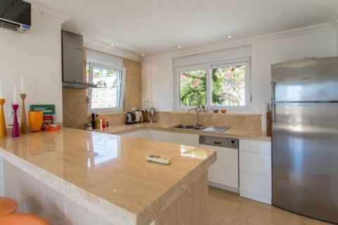 Продажа виллы  в Аланье, Анталье, Турция 5 комн., 250м2, №209943 – фото 10