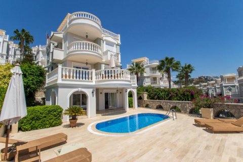Продажа виллы  в Аланье, Анталье, Турция 5 комн., 250м2, №209943 – фото 1