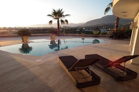 Продажа виллы  в Аланье, Анталье, Турция 5 комн., 257м2, №209941 – фото 3