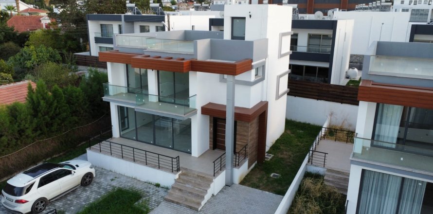 Villa  i Alsancak, Girne,  Nr. 210871