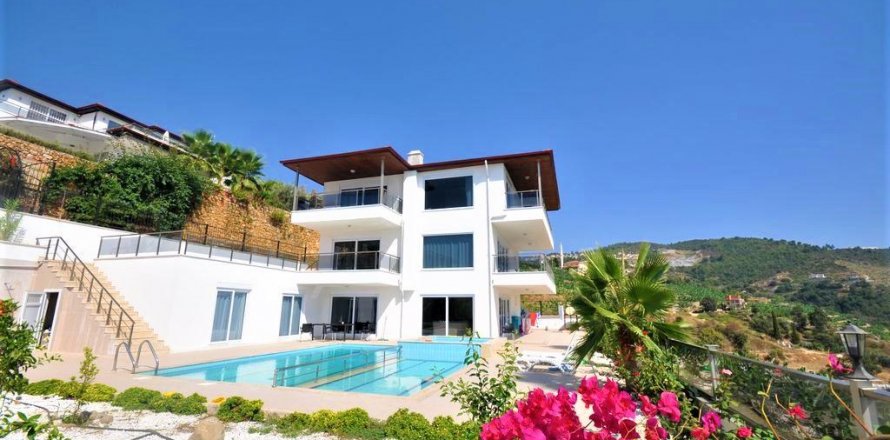 Вилла  8-х ком. в Аланье, Анталья, Турция №209820