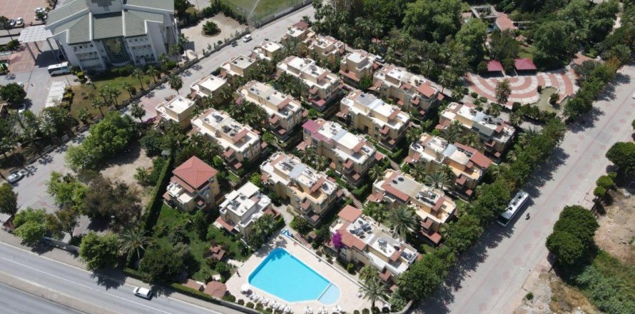 Вилла  4-х ком. в Аланье, Анталья, Турция №208372