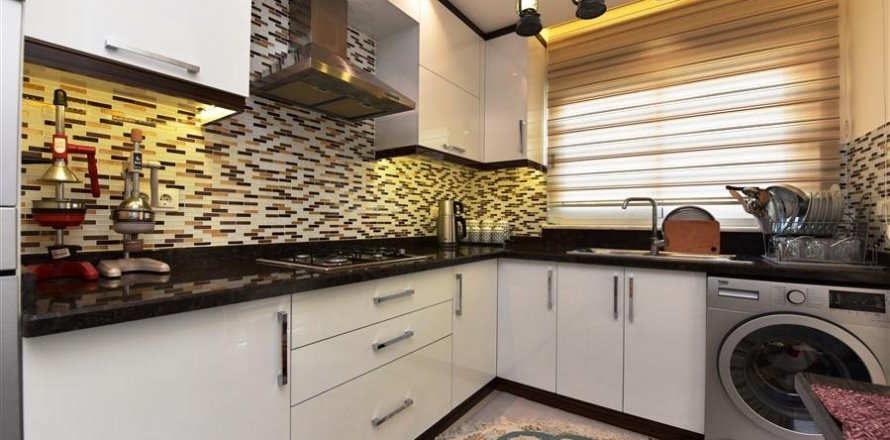 Квартира  3-х ком. в Махмутларе, Анталья, Турция №209694