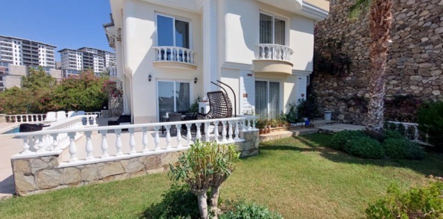 4+1 Villa  i Antalya, Turkiet Nr. 184935