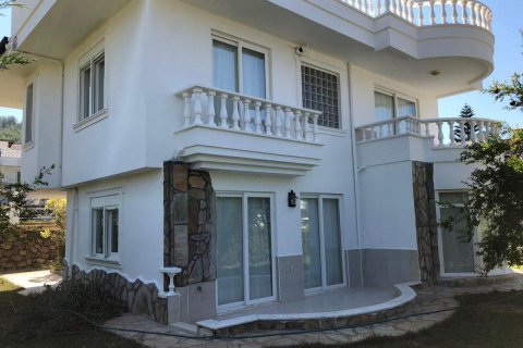 Продажа виллы  в Аланье, Анталье, Турция 5 комн., 250м2, №209778 – фото 1