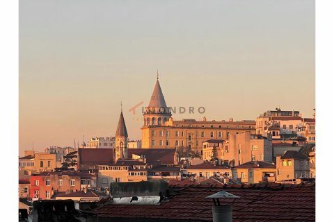 Продажа квартиры в Бейоглу, Стамбуле, Турция 2+1, 70м2, №206934 – фото 1