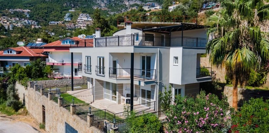 Вилла  4-х ком. в Бекташе, Аланья, Анталья, Турция №209388