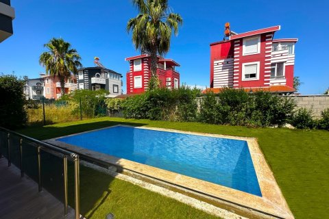 Продажа виллы  в Анталье, Турция 5 комн., 220м2, №207008 – фото 2