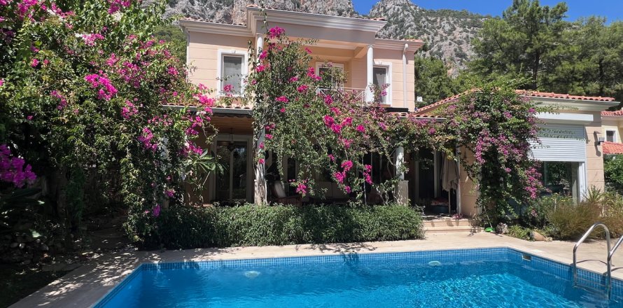 Вилла  2+2 в Гёчеке, Мугла, Турция №194034